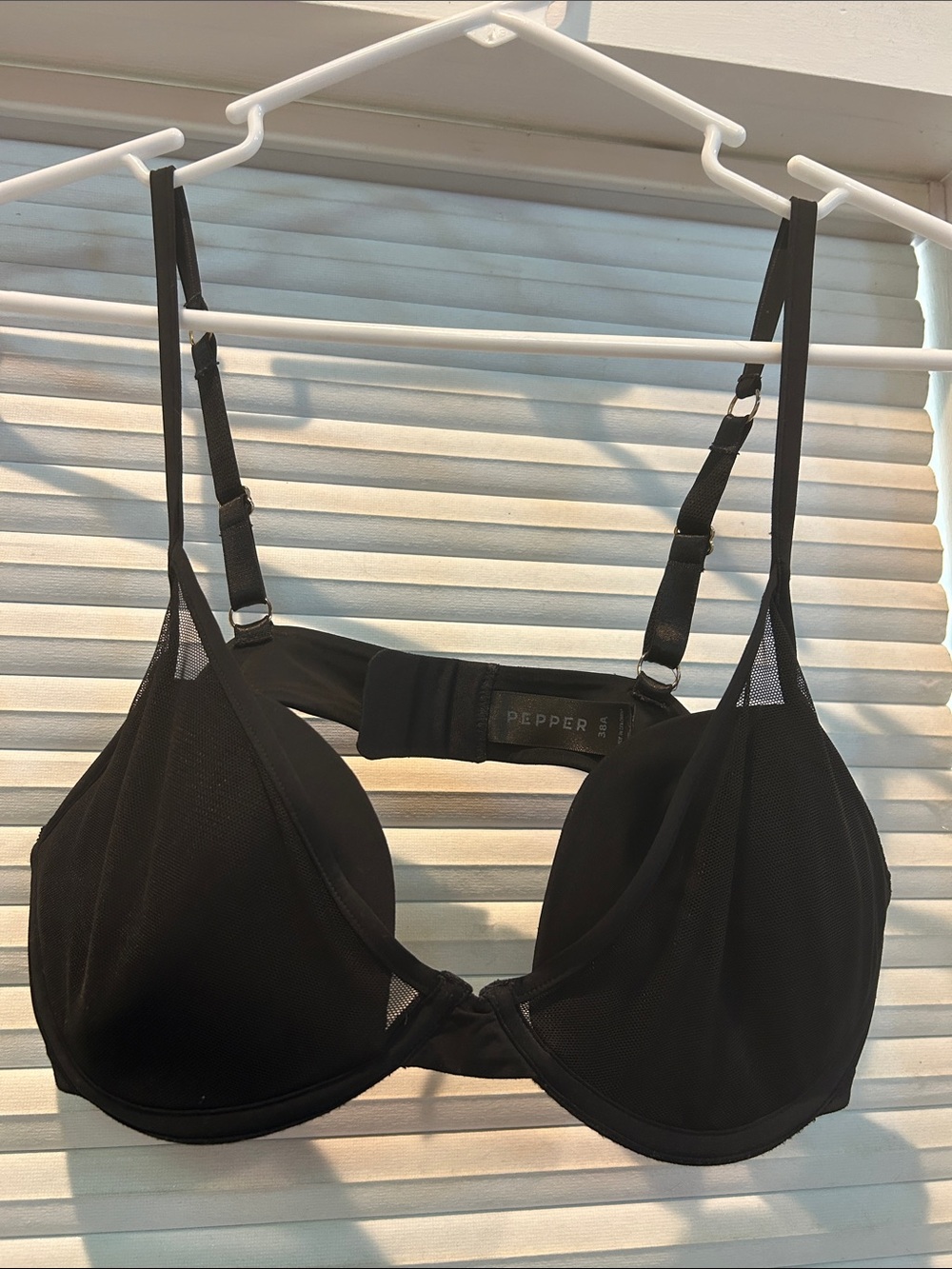 Pepper Mesh Overlay Bra | 38A | Black